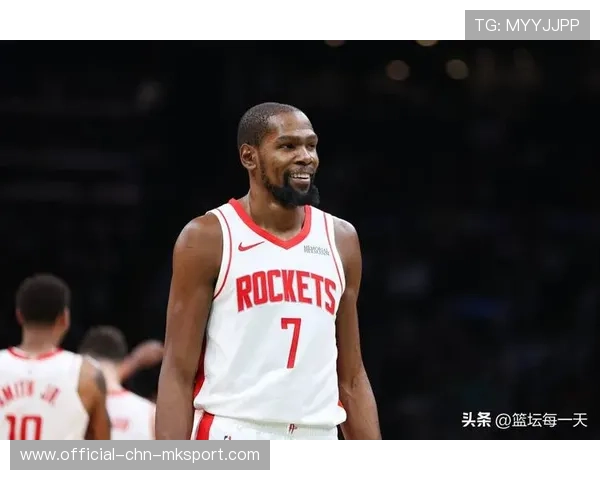 杜兰特背身翻身跳投，关键回合稳稳进，杜兰特背打